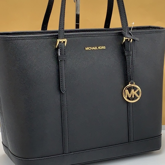 MICHAEL KORS BLACK COLOR
Jet Set Travel Large Saffiano Leather Tote Bag - Picture 5 of 14